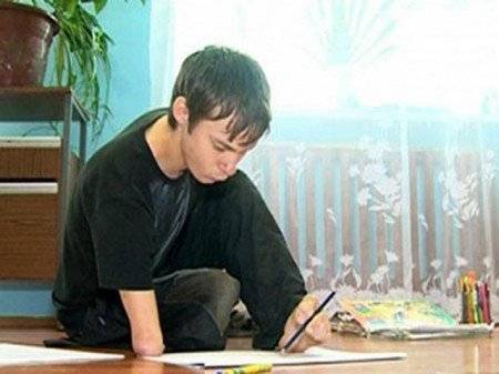 Молодец! Рисует не смотря ни на что!