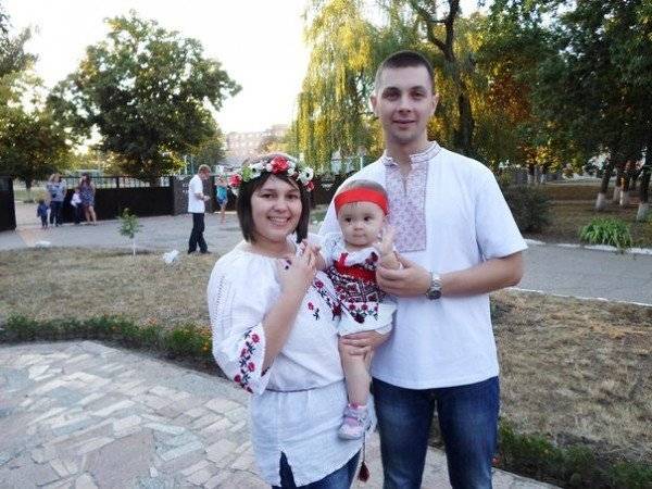 Наша семья на Параде вышиванок.jpg