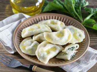 Вареники с творогом и луком